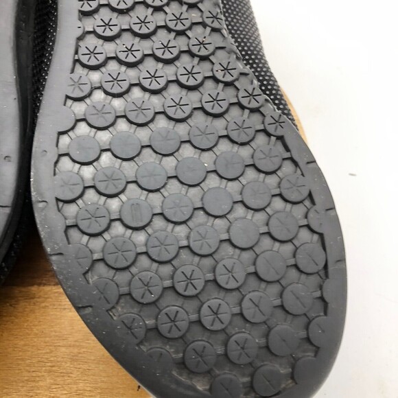 Athletic_Shoes